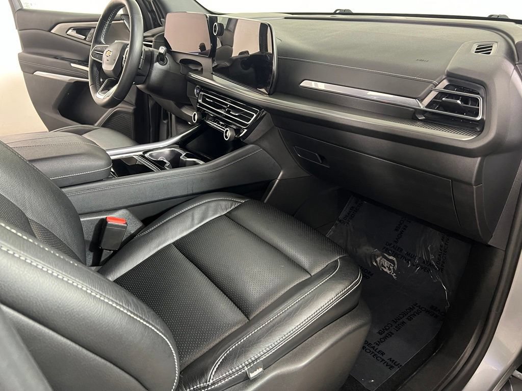 Certified 2024 Chevrolet Traverse LT w/ LPO, Floor Liner Package AWD/4WD image 10