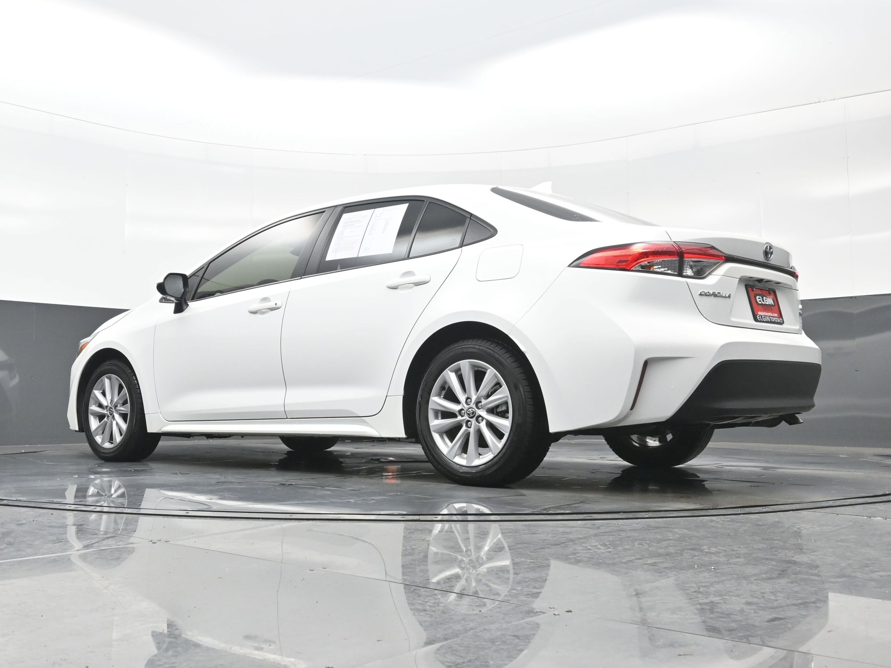 Used 2023 Toyota Corolla LE w/ LE Convenience Package image 13