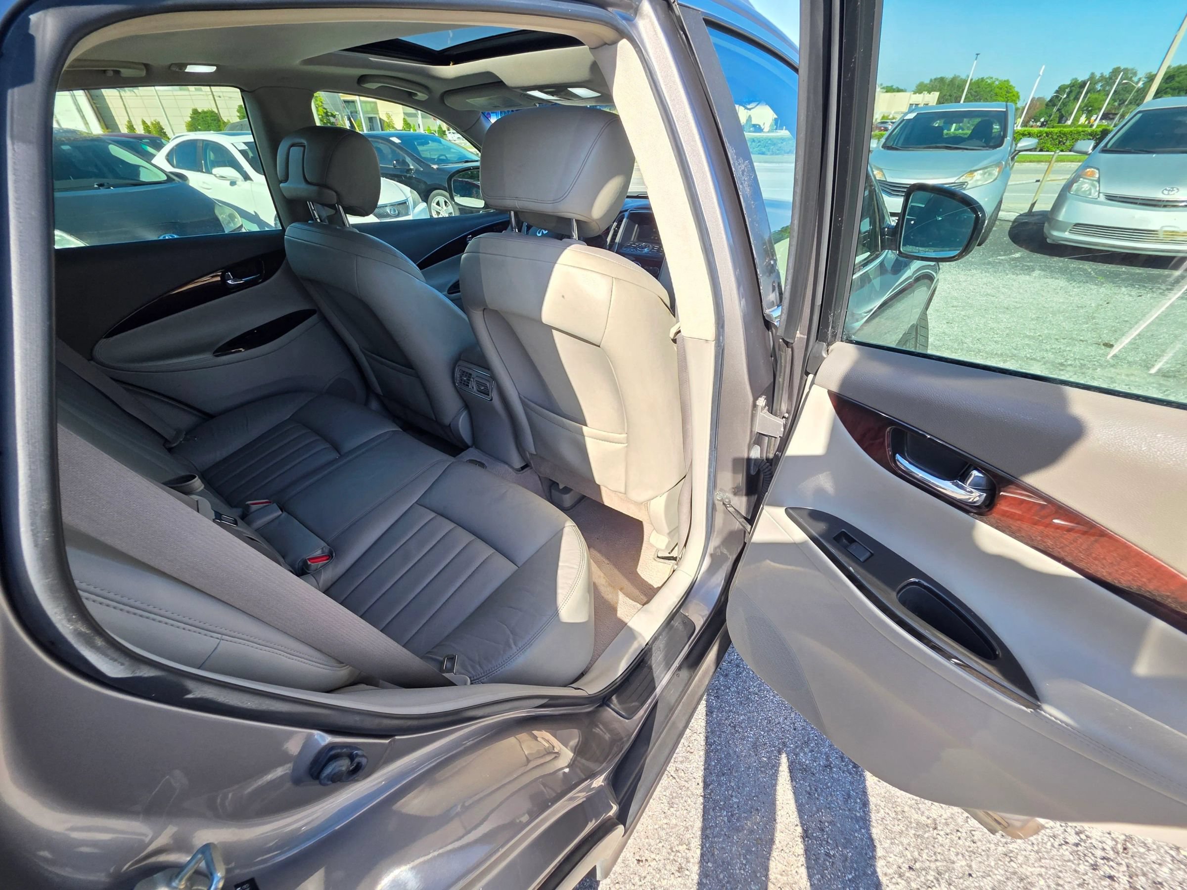 Used 2010 INFINITI EX35 Journey RWD image 19