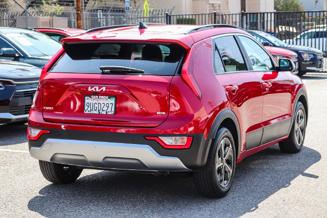 Certified 2025 Kia Niro EX FWD image 9