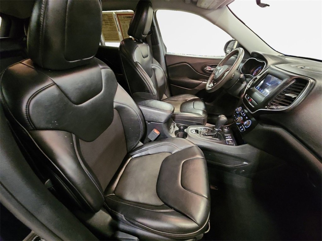 Used 2020 Jeep Cherokee Latitude Plus image 26