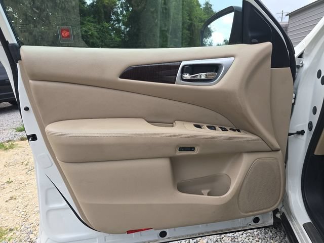 Used 2016 Nissan Pathfinder Platinum FWD image 21