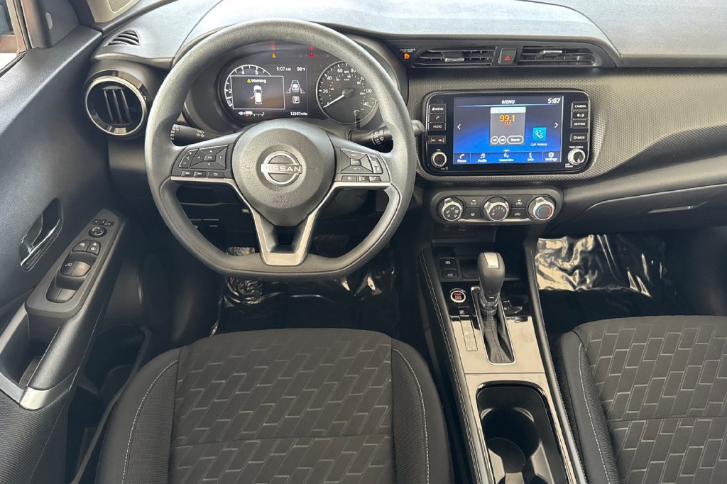Used 2023 Nissan Kicks SV FWD image 13