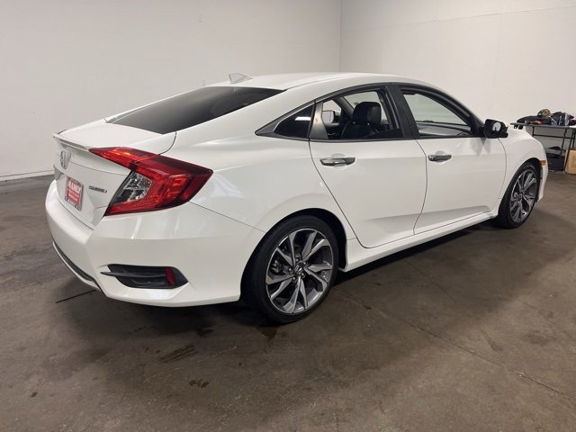 Used 2019 Honda Civic Touring image 3