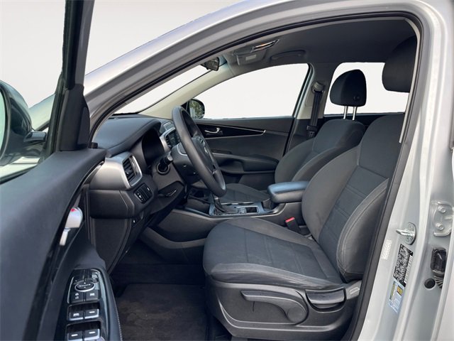 Used 2020 Kia Sorento L image 9