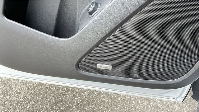 Used 2024 Chevrolet Equinox RS w/ RS Leather Package image 27