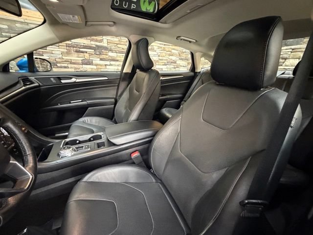 Used 2019 Ford Fusion Titanium AWD/4WD image 12