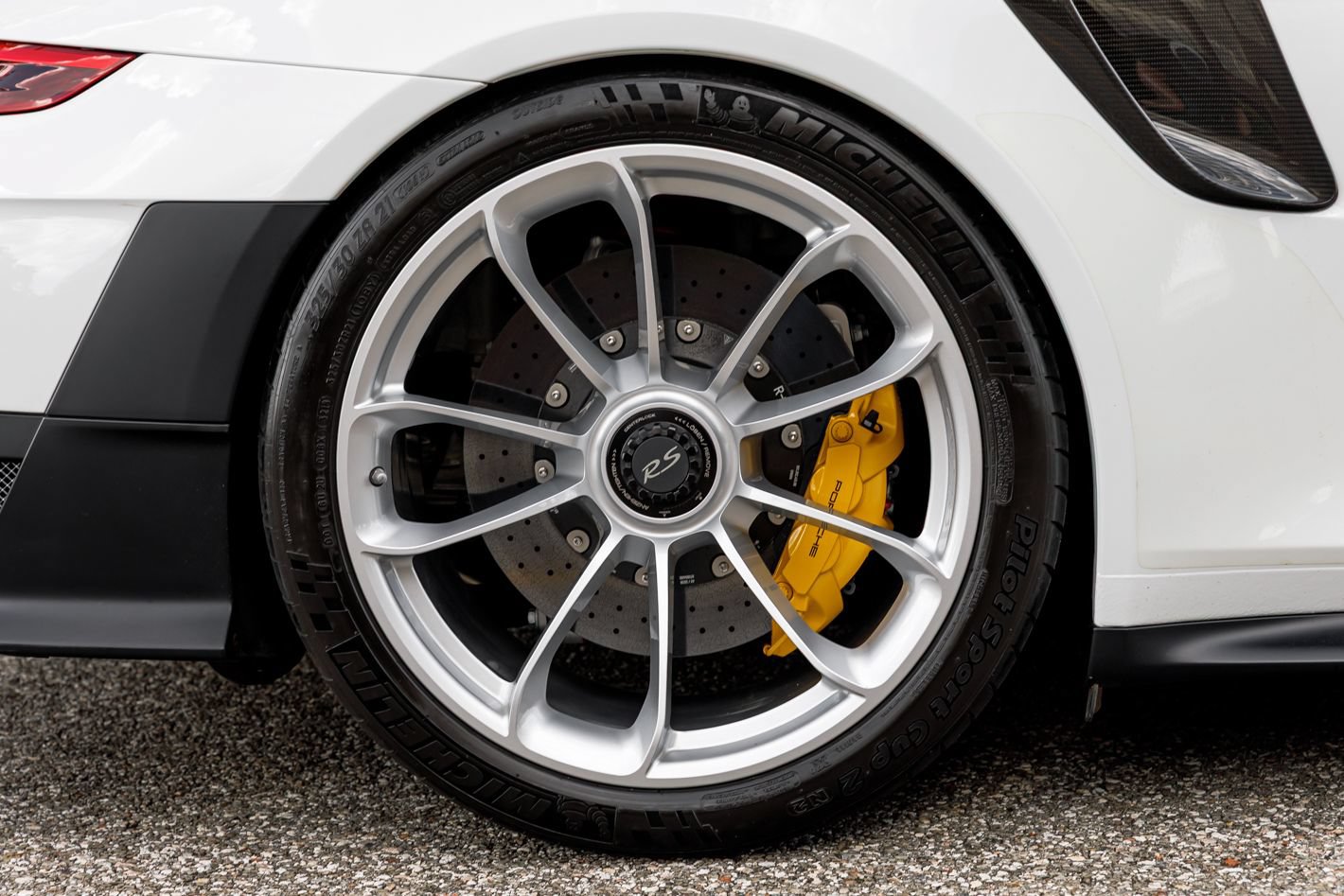 Used 2018 Porsche 911 GT2 RS w/ Weissach Package RWD image 6