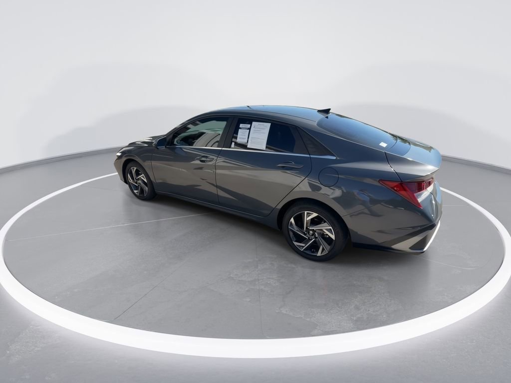 Used 2024 Hyundai Elantra SEL w/ Convenience Package FWD image 6