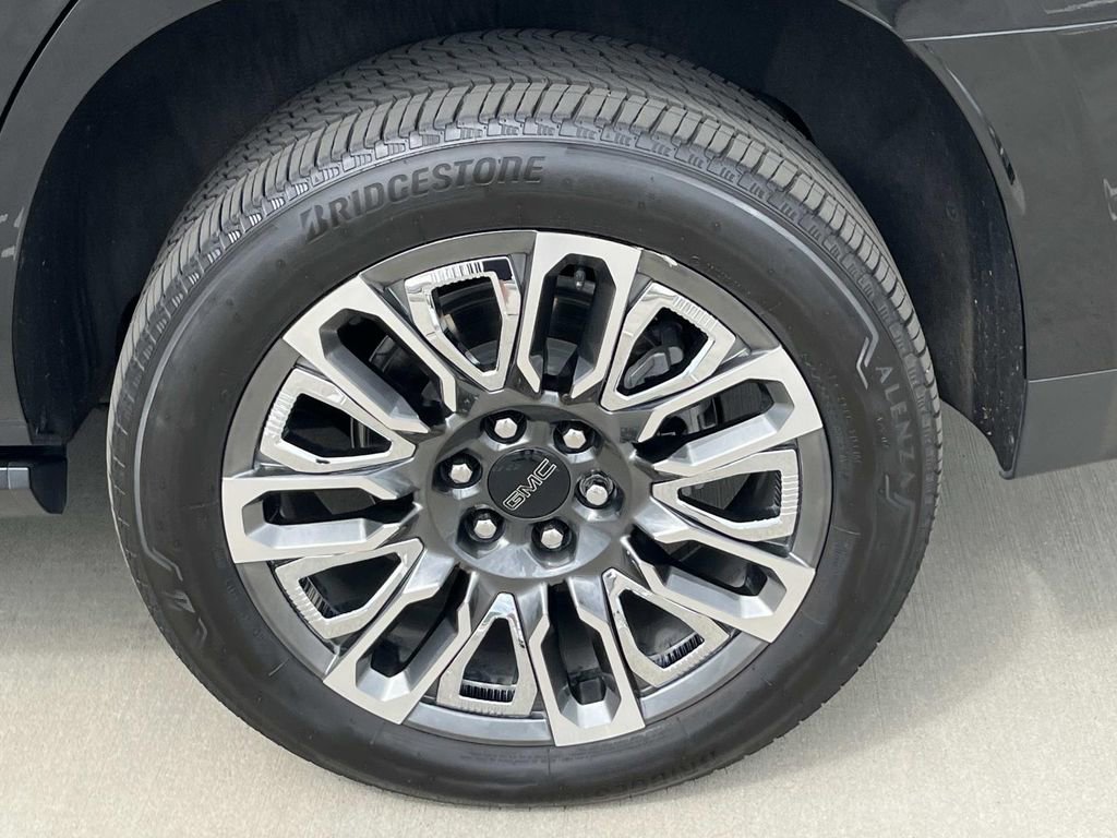 Used 2023 GMC Yukon Denali Ultimate w/ LPO, Floor Liner Package image 11