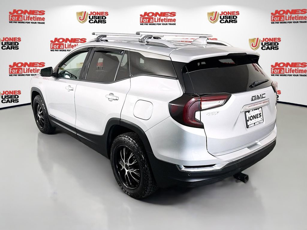 Used 2022 GMC Terrain SLT image 2