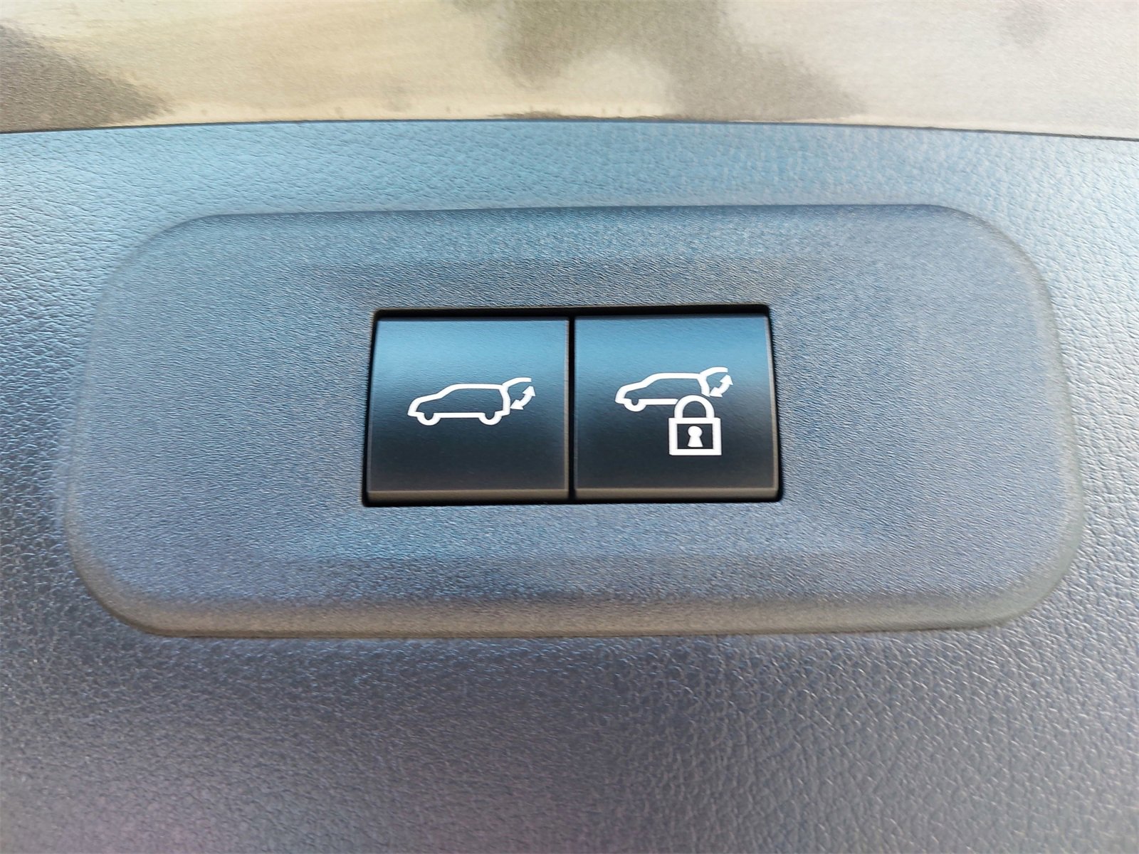 Used 2025 Lexus NX 350h AWD w/ Premium Package image 13