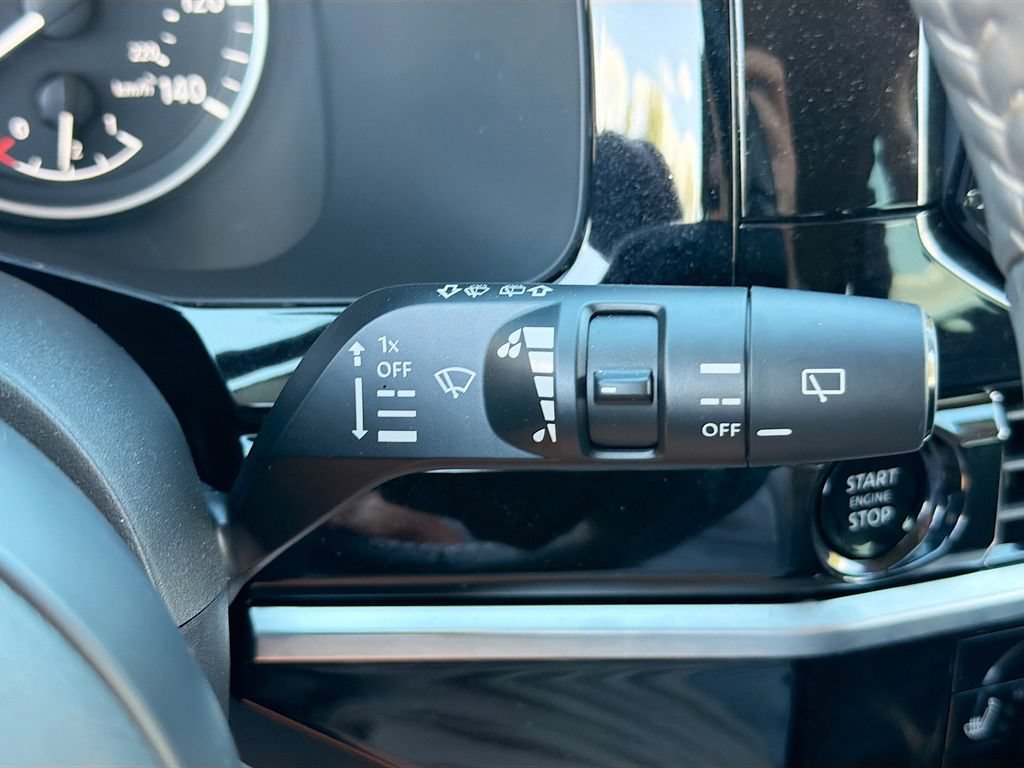 Used 2025 Nissan Pathfinder SV AWD/4WD image 21