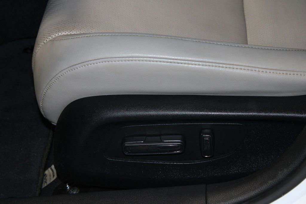 Used 2022 Honda Civic Touring image 14