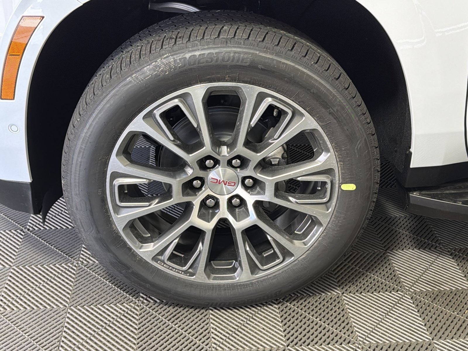 New 2026 GMC Yukon XL Denali AWD/4WD image 12