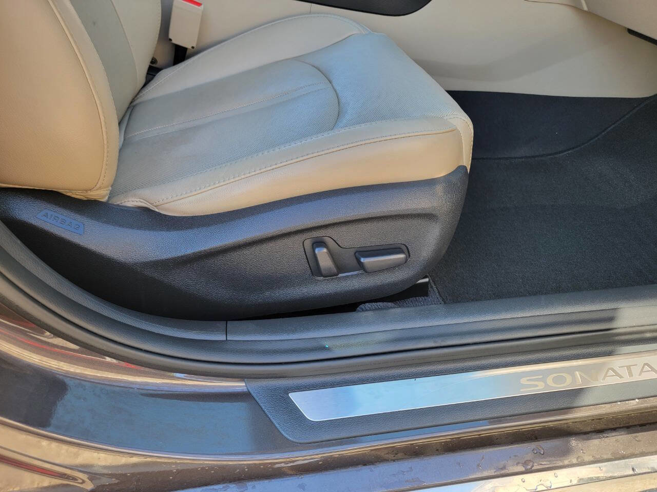 Used 2017 Hyundai Sonata Limited w/ Tech Package 03 image 16