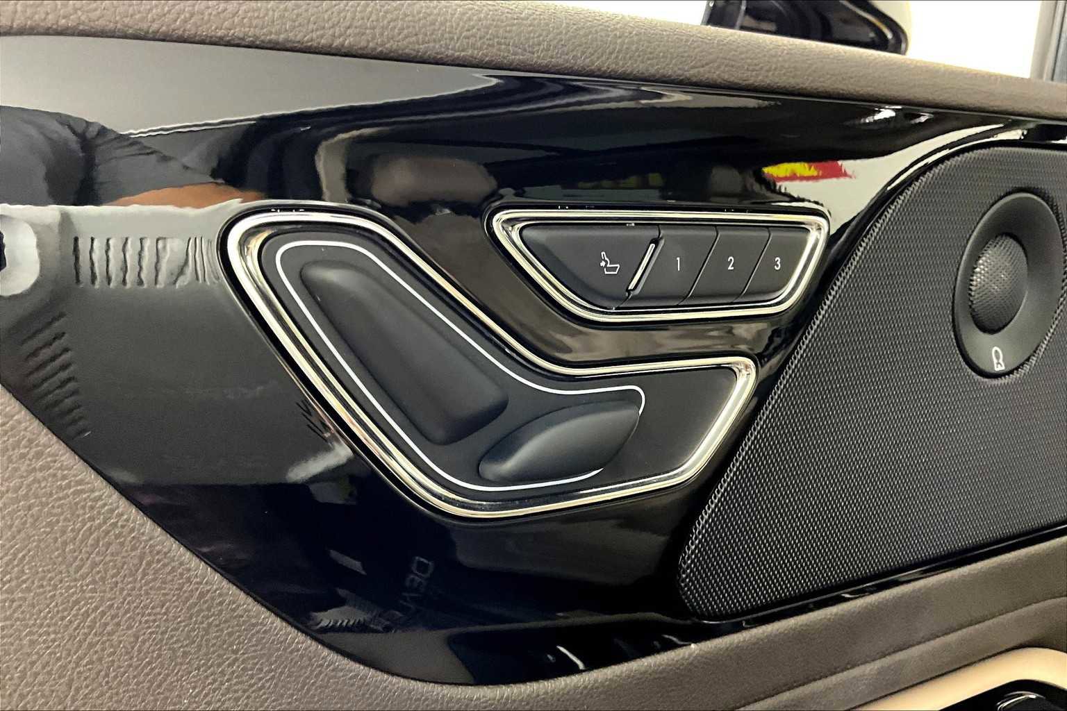 Used 2022 Lincoln Aviator Reserve w/ Elements Package Plus image 32