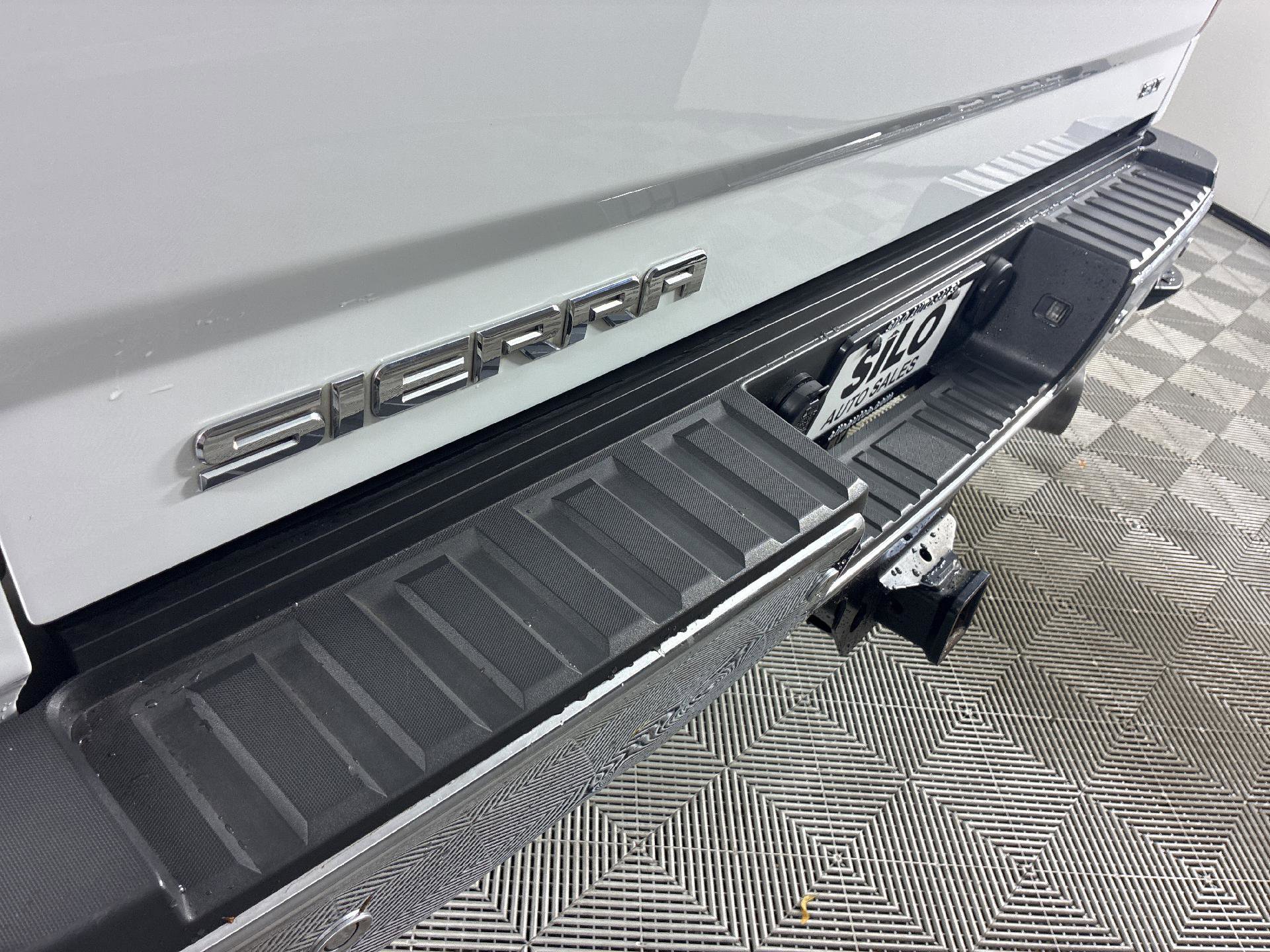 Used 2018 GMC Sierra 2500 SLT w/ Duramax Plus Package image 8