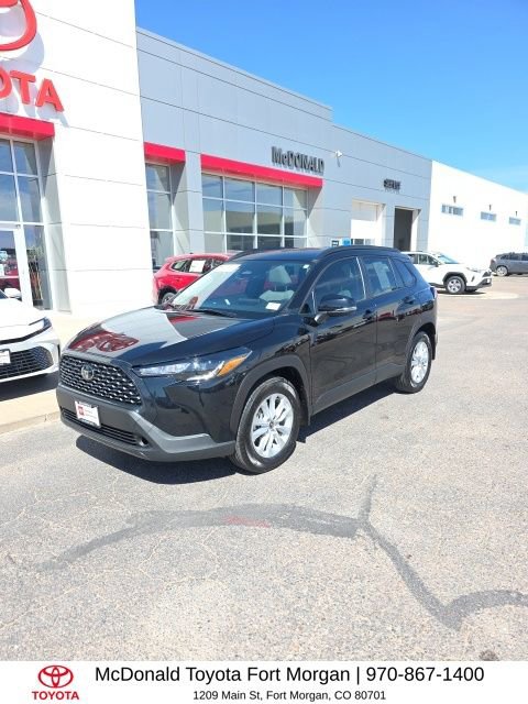 Used 2025 Toyota Corolla Cross LE w/ Moonroof Package image 1