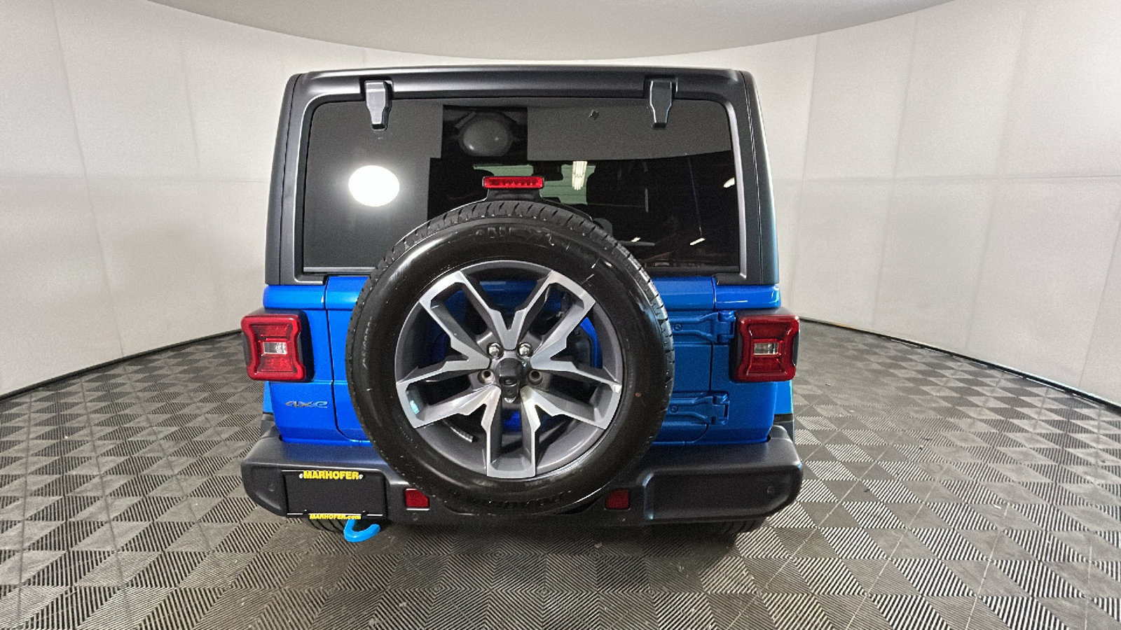 Used 2024 Jeep Wrangler Unlimited w/ Convenience Group AWD/4WD image 4
