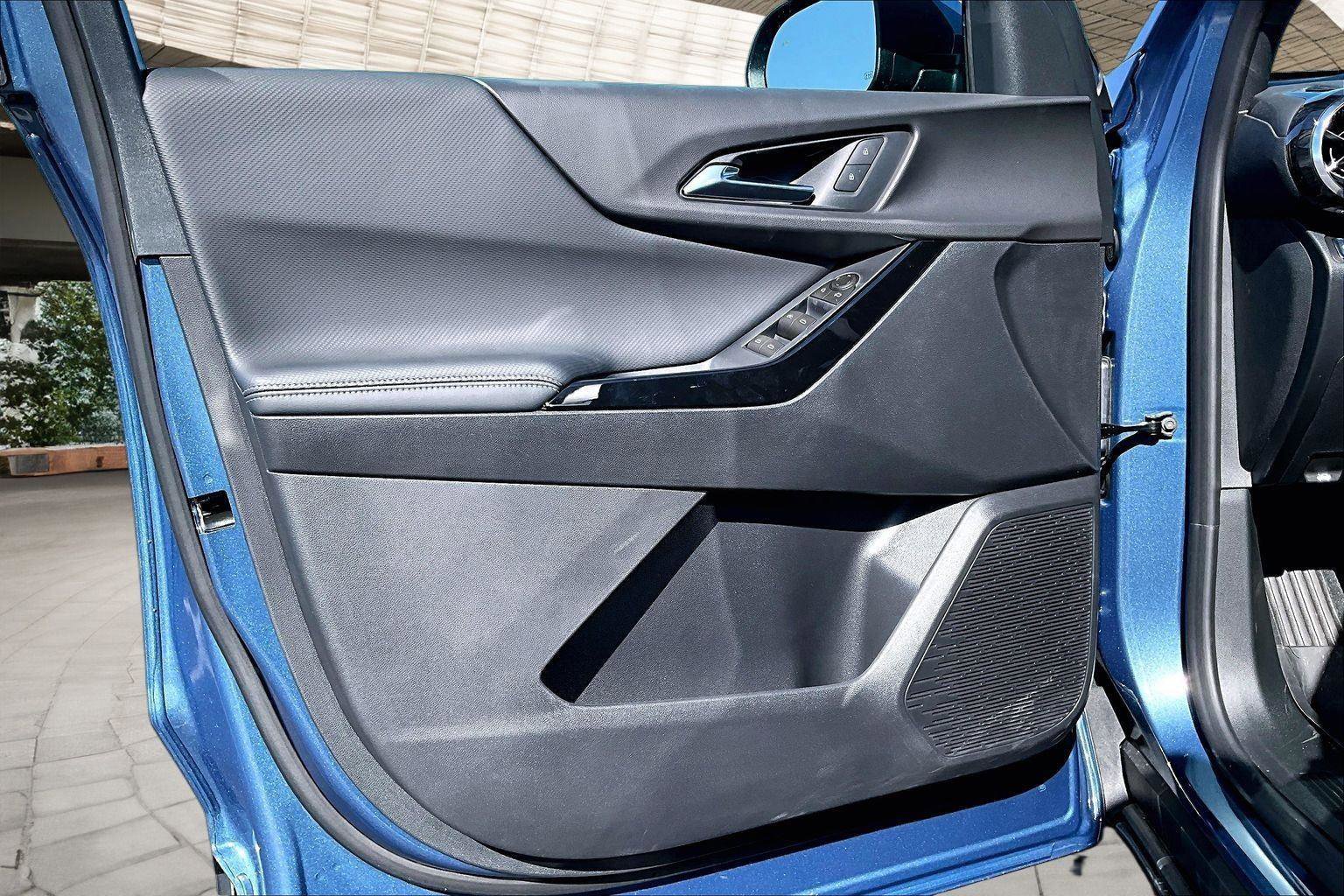 New 2026 Chevrolet Equinox LT AWD/4WD image 9