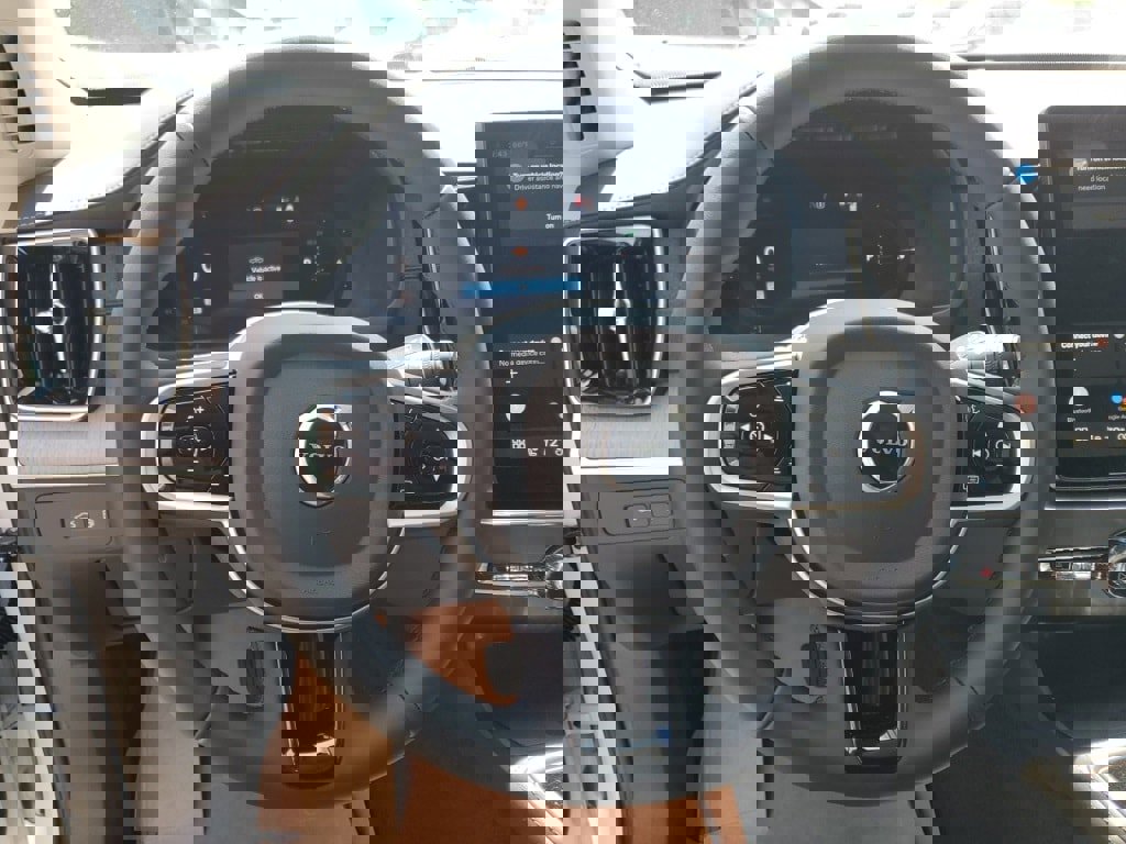 New 2025 Volvo XC90 T8 Ultra w/ Protection Package Premier image 8