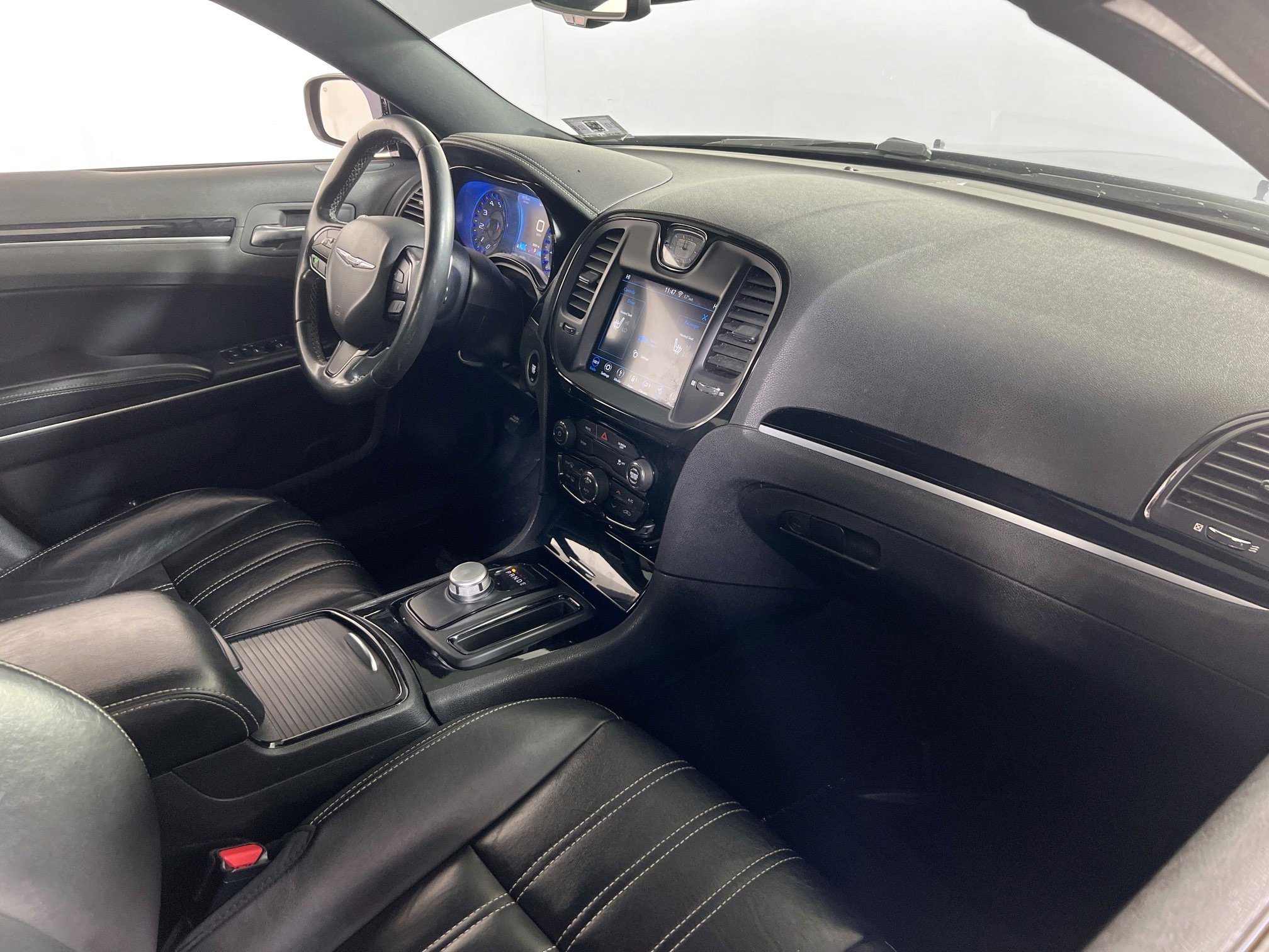 Used 2019 Chrysler 300 S image 27