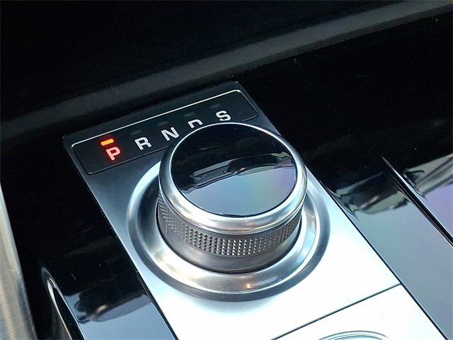 Used 2020 Land Rover Discovery HSE image 12