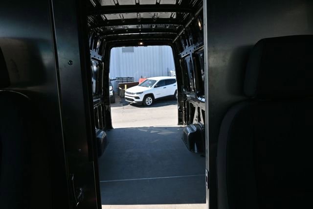Used 2019 Mercedes-Benz Sprinter 2500 image 27