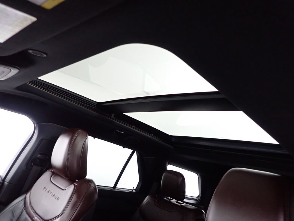 Used 2020 Ford Explorer Platinum w/ Premium Technology Package AWD/4WD image 9