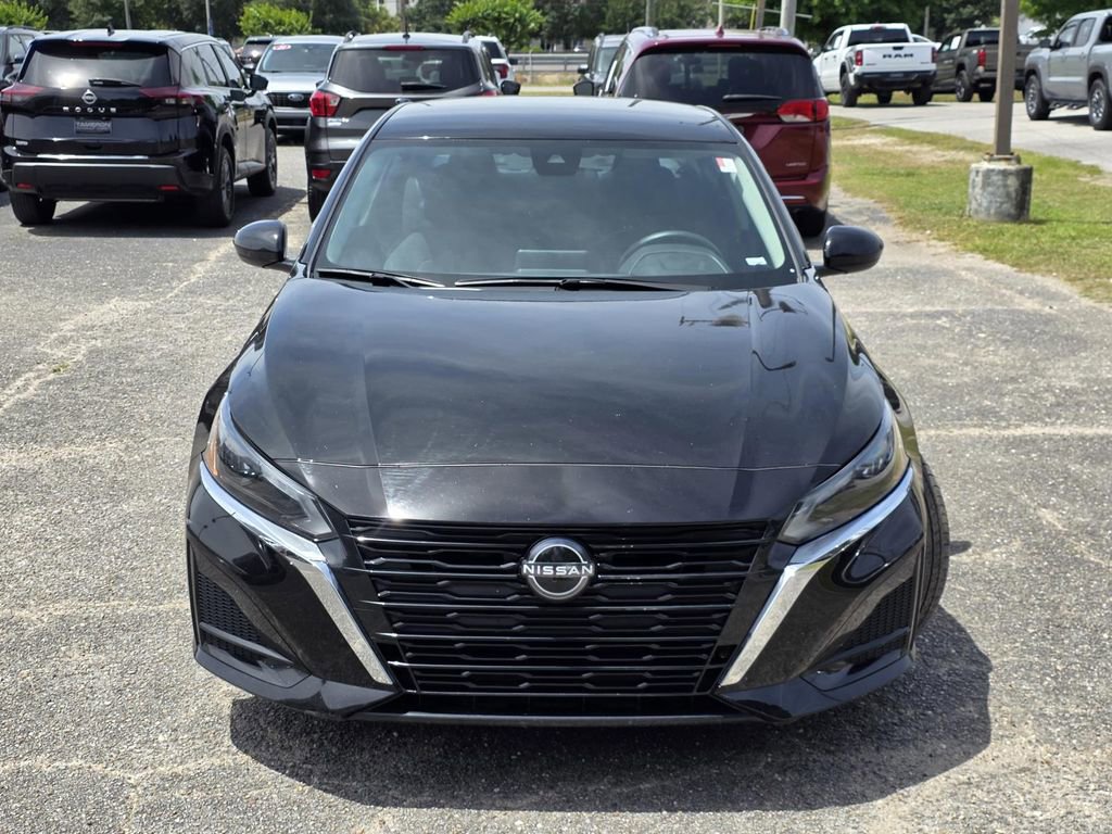 Used 2023 Nissan Altima 2.5 SV image 3
