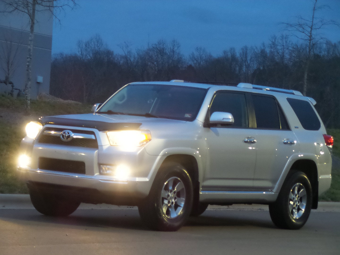 Used 2012 Toyota 4Runner SR5 image 2