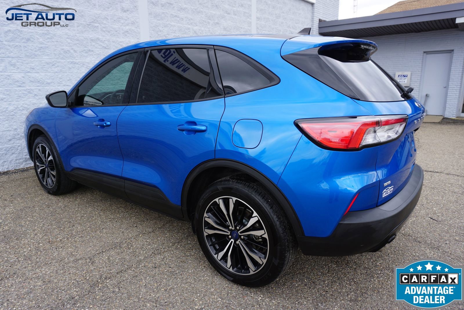 Used 2021 Ford Escape SE w/ SE Sport Appearance Package AWD/4WD image 8