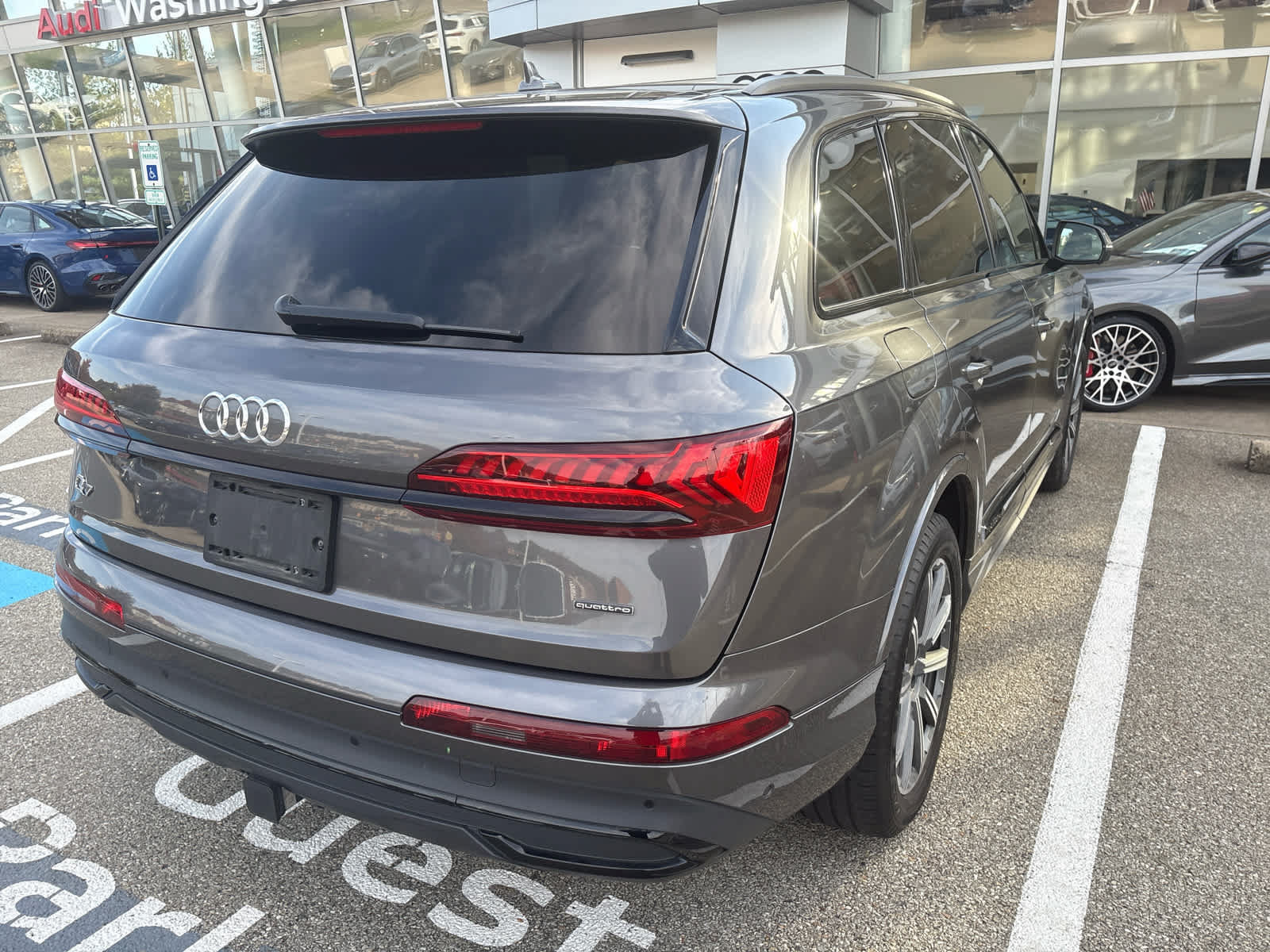 Used 2022 Audi Q7 2.0T Premium Plus AWD/4WD image 3