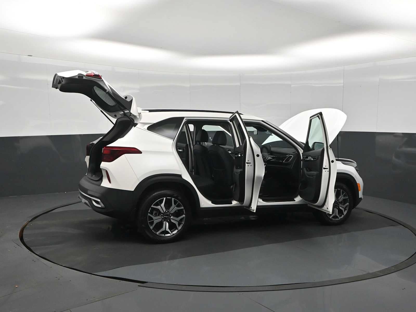 Used 2023 Kia Seltos EX AWD/4WD image 28