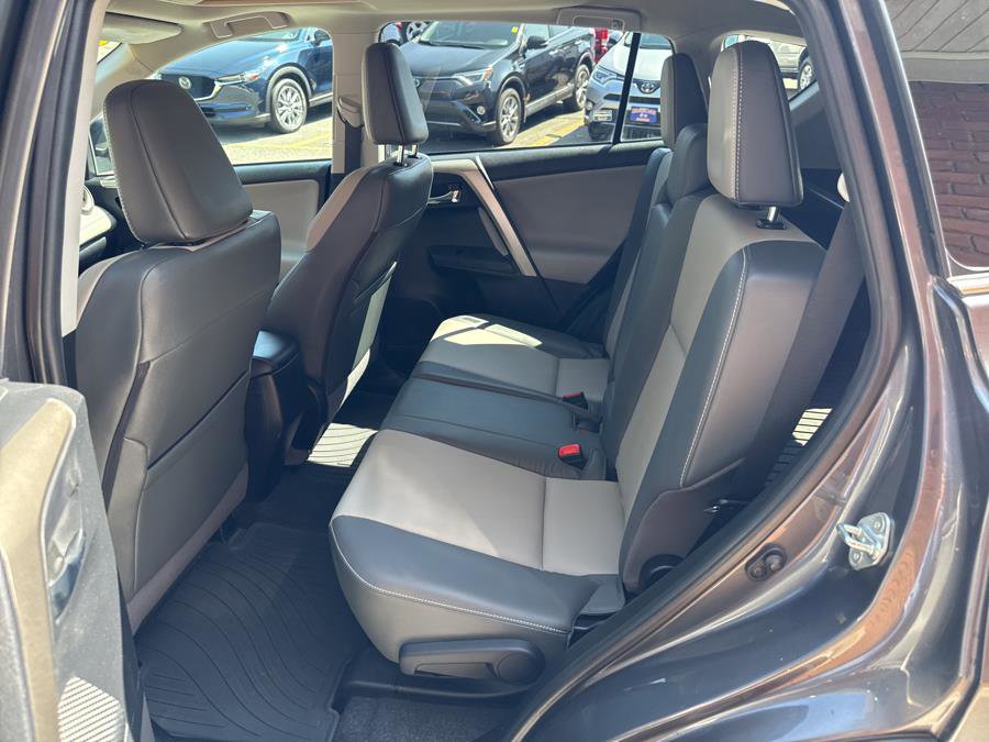 Used 2015 Toyota RAV4 Limited image 21