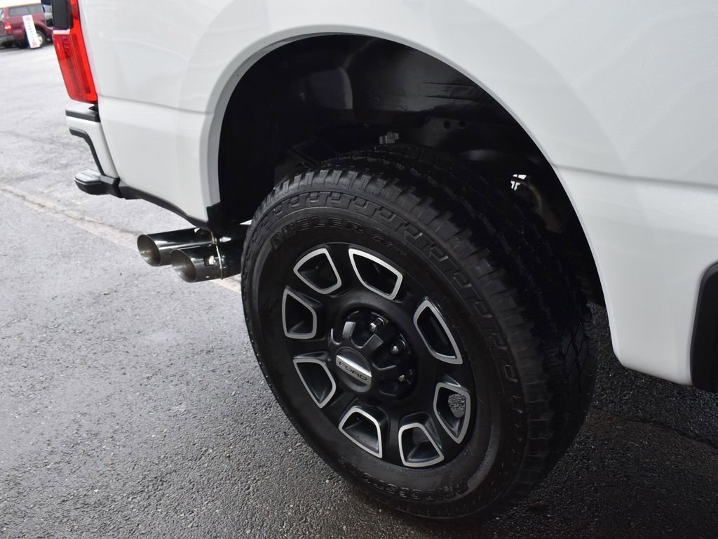 Used 2024 Ford F350 Platinum w/ FX4 Off-Road Package image 54