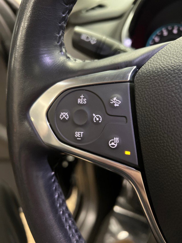 Used 2020 Chevrolet Traverse LT w/ LT Premium Package image 28