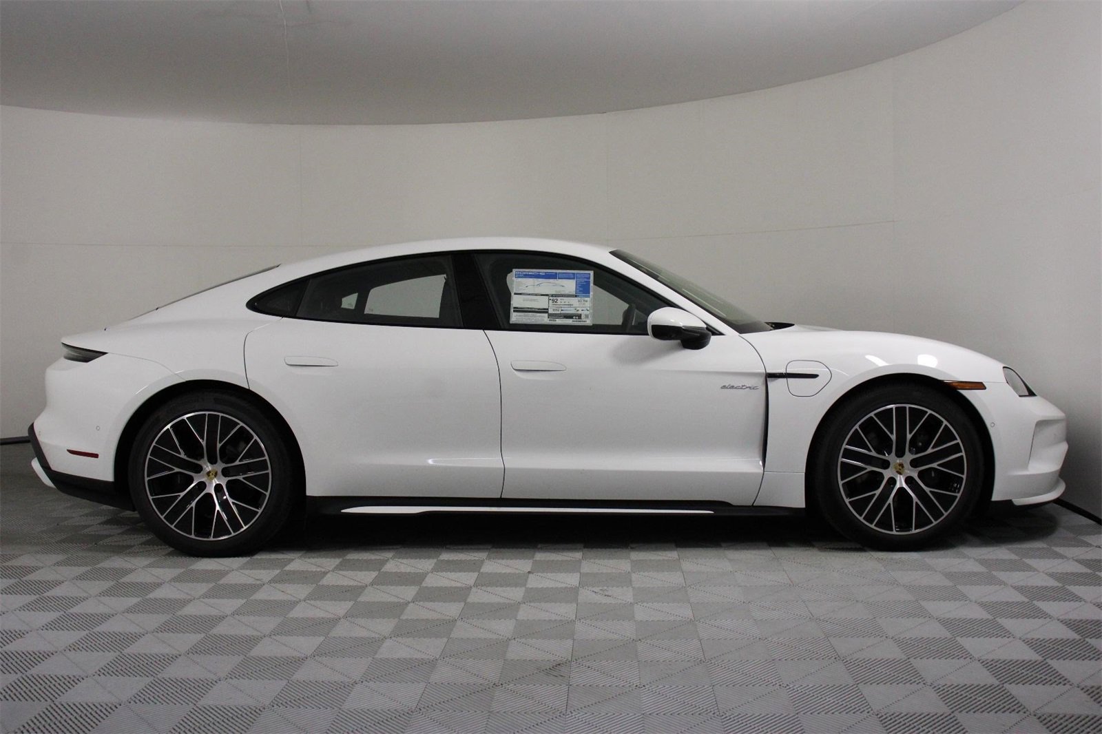 New 2026 Porsche Taycan image 8