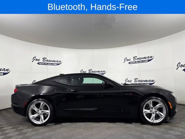 Used 2021 Chevrolet Camaro LT w/ Technology Package image 5
