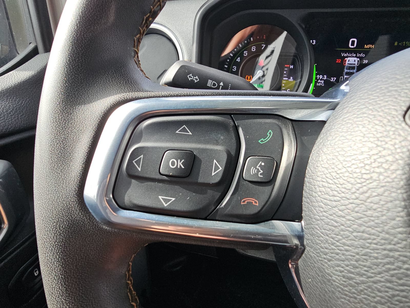 Used 2024 Jeep Wrangler Unlimited Sahara AWD/4WD image 16