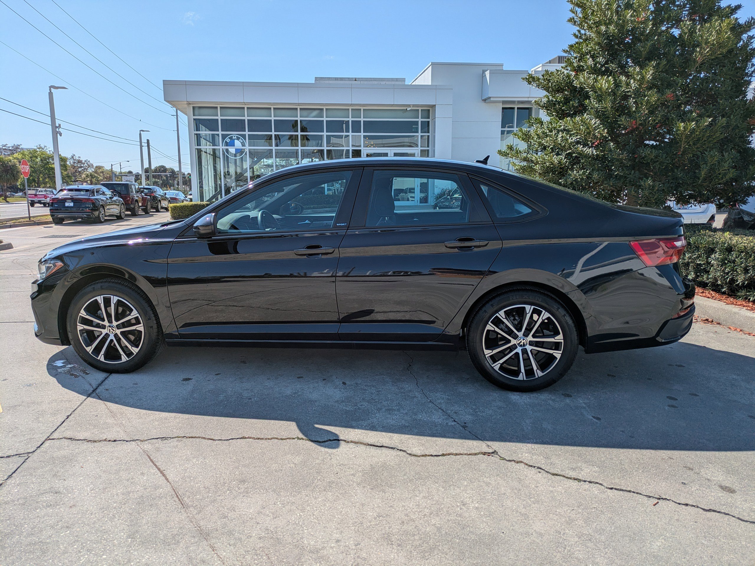 Certified 2025 Volkswagen Jetta Sport image 7