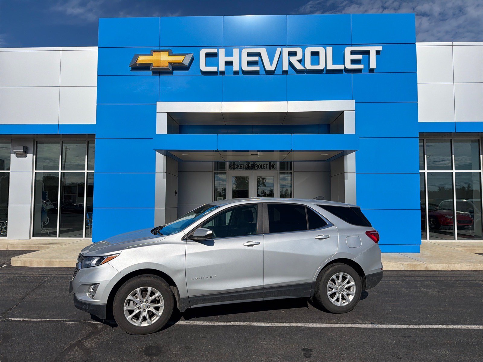 Used 2021 Chevrolet Equinox LT w/ LPO, Cargo Package AWD/4WD image 1