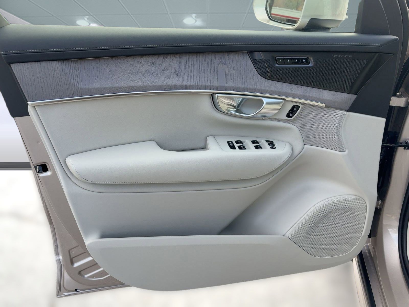 New 2026 Volvo XC90 B6 Ultra image 22