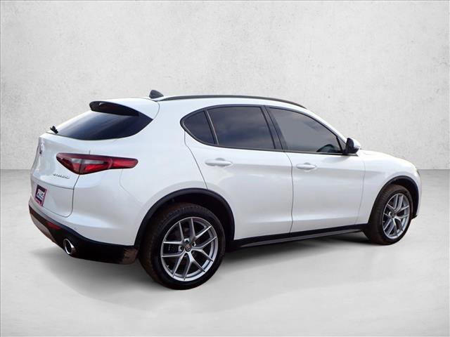 Used 2018 Alfa Romeo Stelvio Ti Sport image 4