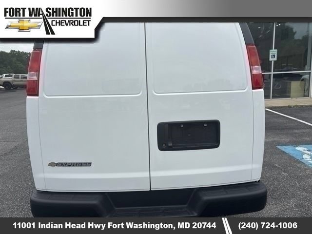 Used 2025 Chevrolet Express 2500 Extended w/ Driver Convenience Package RWD image 5