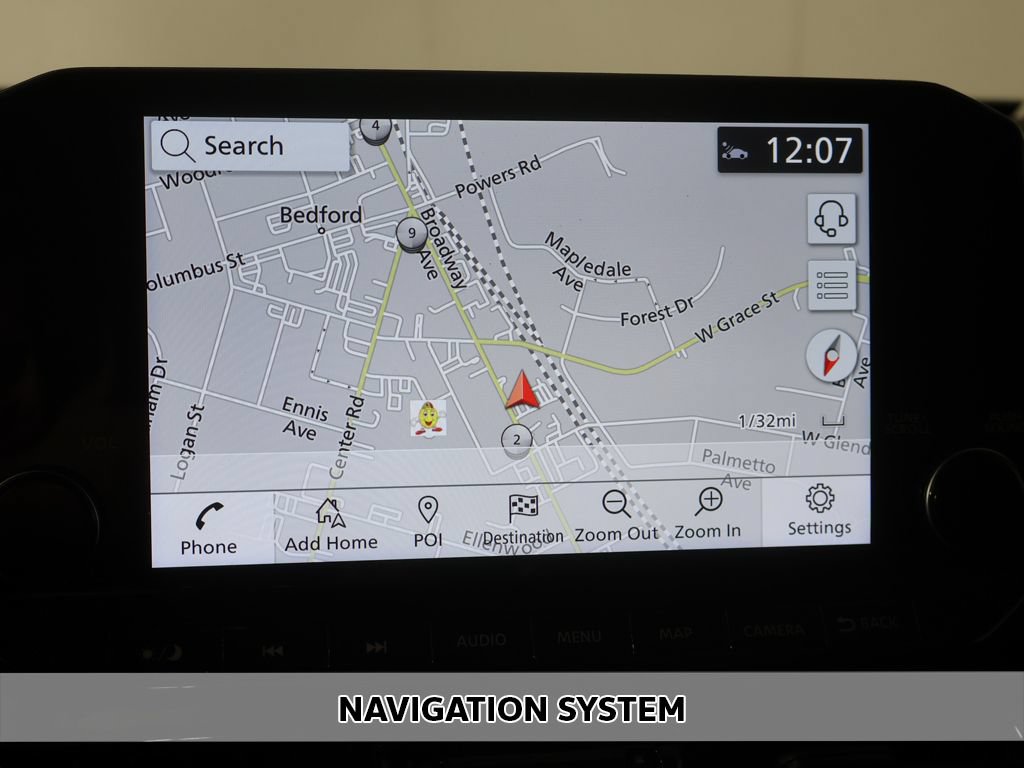 Used 2023 Nissan Pathfinder SL AWD/4WD image 3