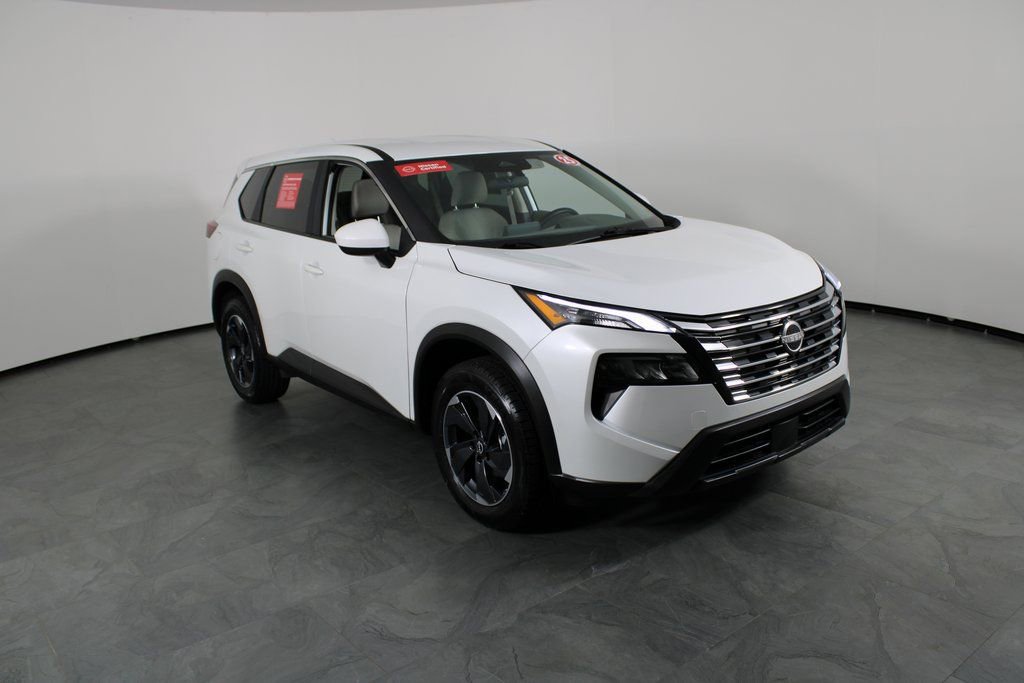 Certified 2025 Nissan Rogue SV image 11