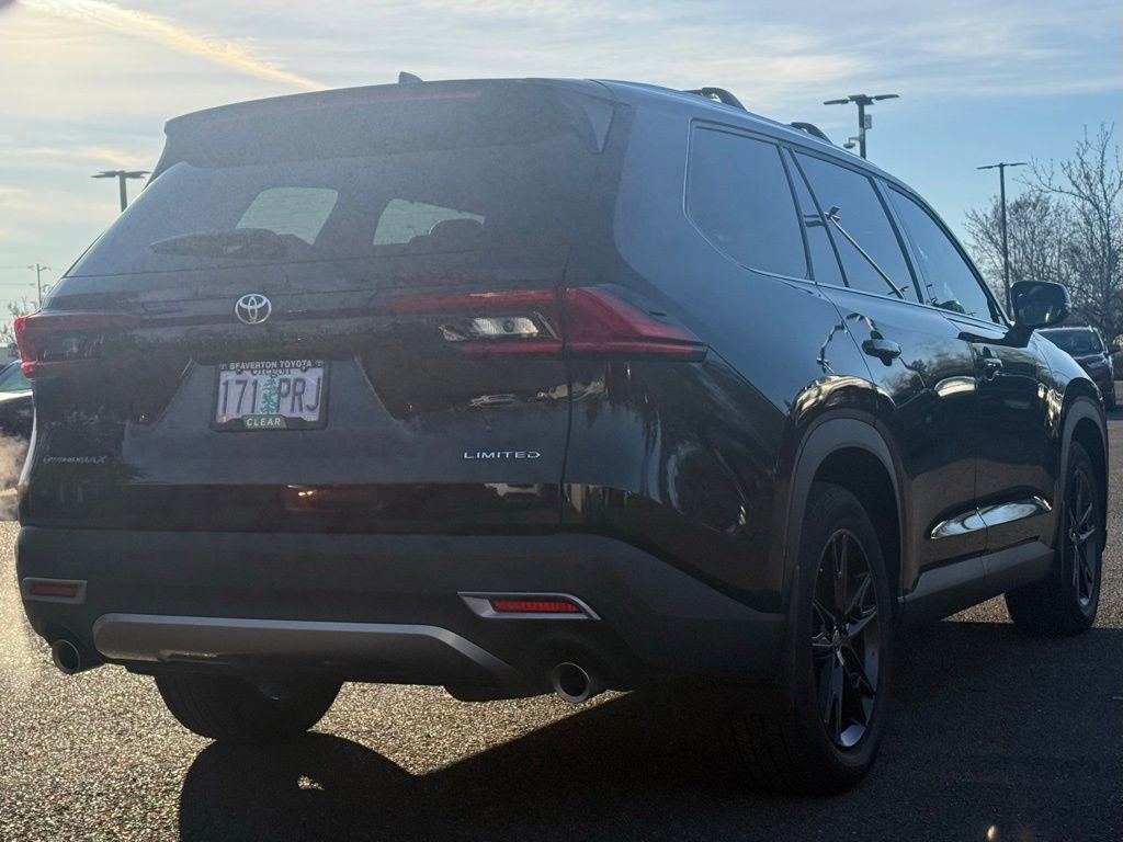 Used 2024 Toyota Grand Highlander image 5