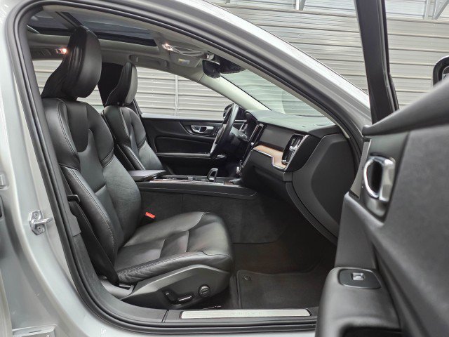 Used 2022 Volvo S60 B5 Inscription FWD image 15
